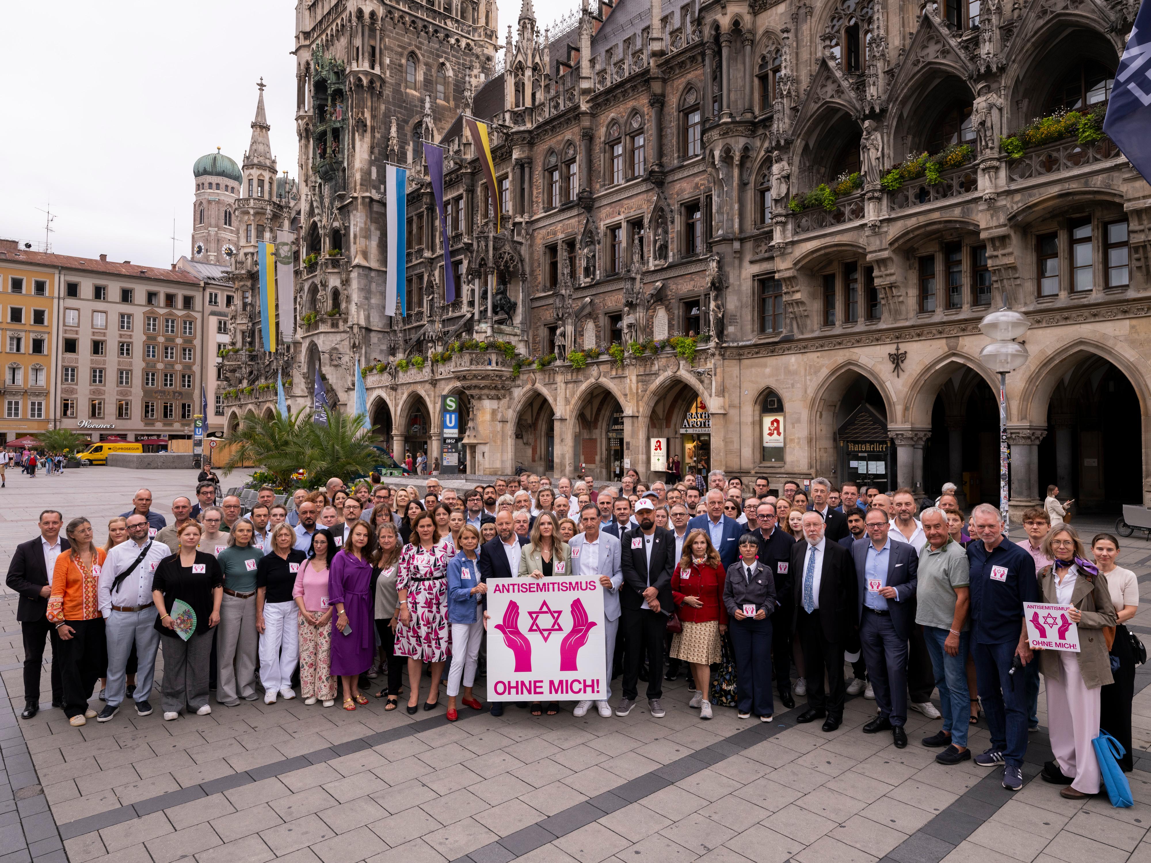 Münchner Marienplatz, 1. Juli 2026 – Fraktionen der Mitte und jüdische Organisationen